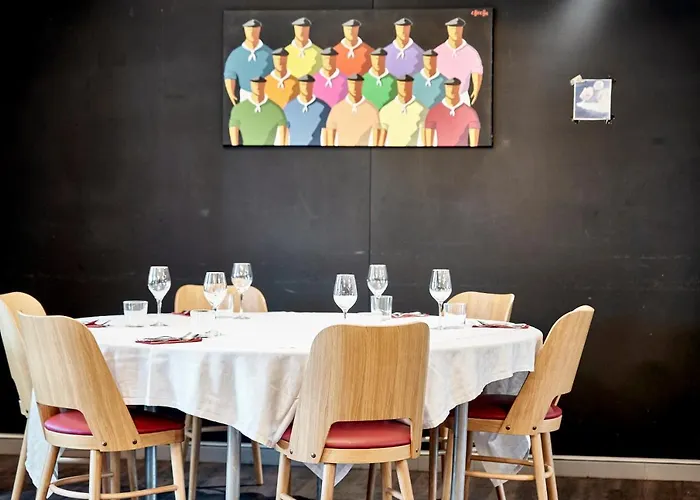 Ibis Styles Donibane Отель Сен-Жан-де-Люз