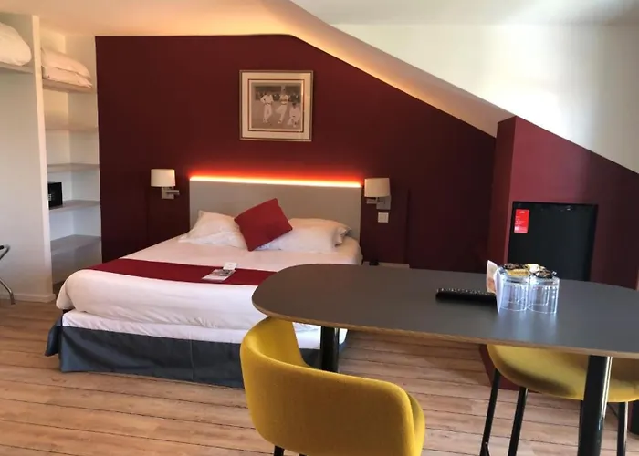 Ibis Styles Donibane Отель Сен-Жан-де-Люз