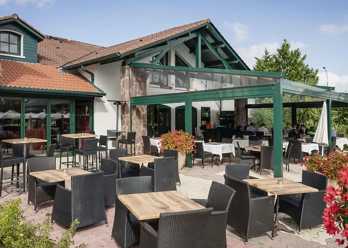 Ibis Styles Donibane Сен-Жан-де-Люз