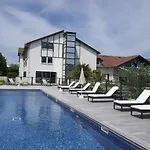 Ibis Styles Donibane Hotel