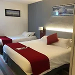 Ibis Styles Donibane 酒店 3*