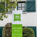 Ibis Styles Donibane 酒店 3*