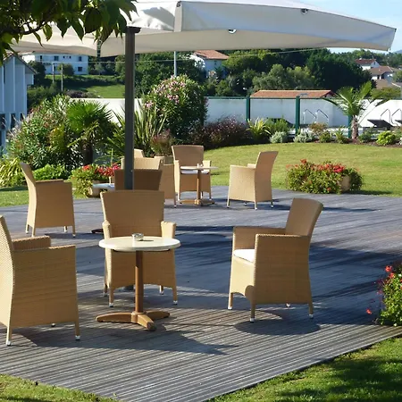 Otel Donibane 3*