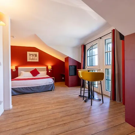 Otel Donibane 3*