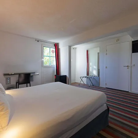 Ibis Styles Donibane Hotel