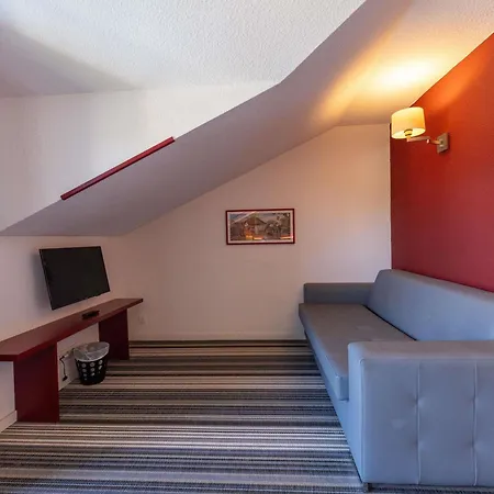 酒店 Ibis Styles Donibane 3*