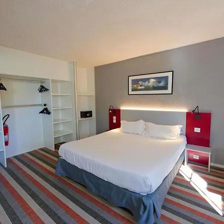 Ibis Styles Donibane Hotel