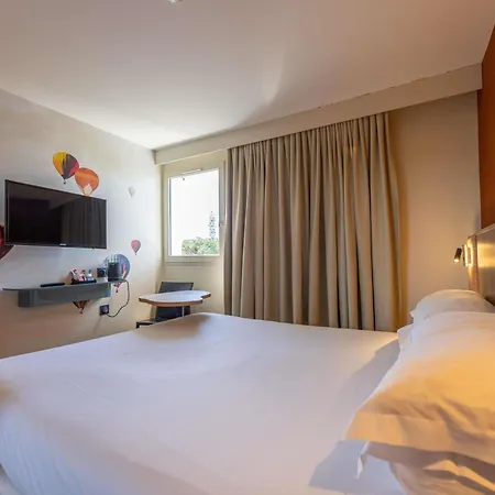 Ibis Styles Donibane 酒店 3*