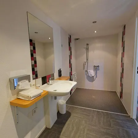 Hotel Ibis Styles Donibane 3*