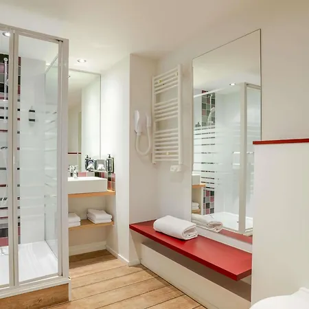 Ibis Styles Donibane 酒店 3*