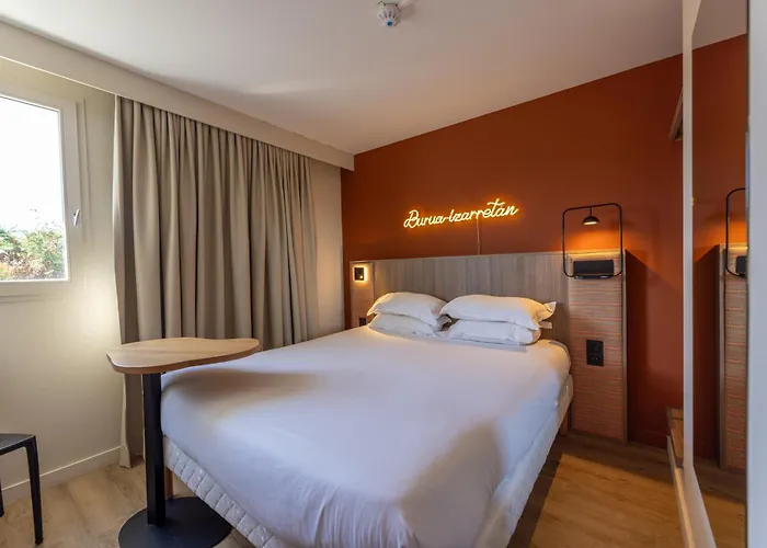 Hotell Ibis Styles Donibane 3*